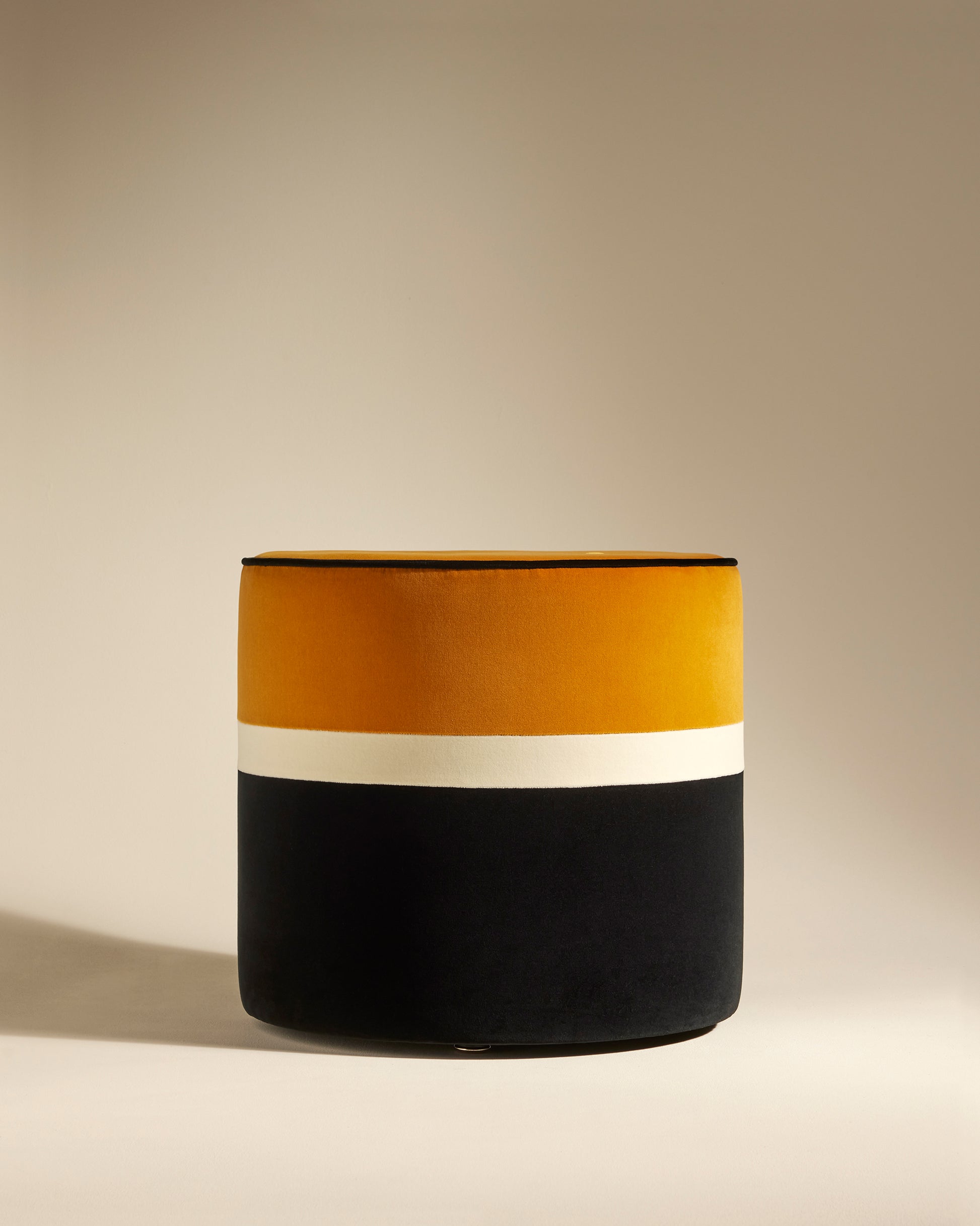 Pouf Léo - Ocre design Maison Sarah Lavoine Ocre Velours  43 cm 1