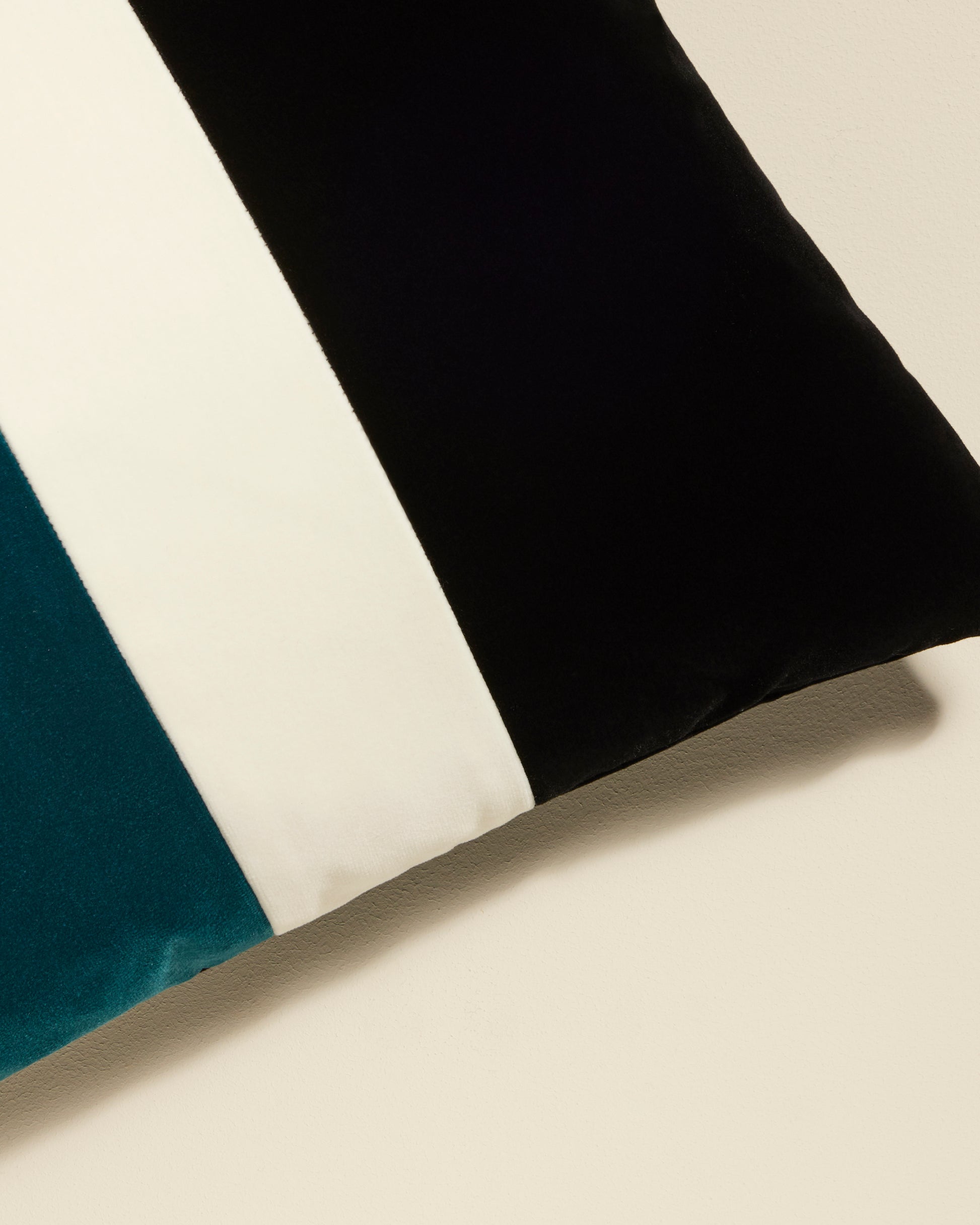 Coussin Sicilia - Bleu Sarah design Maison Sarah Lavoine Bleu Sarah Velours 55 cm 40 cm 2