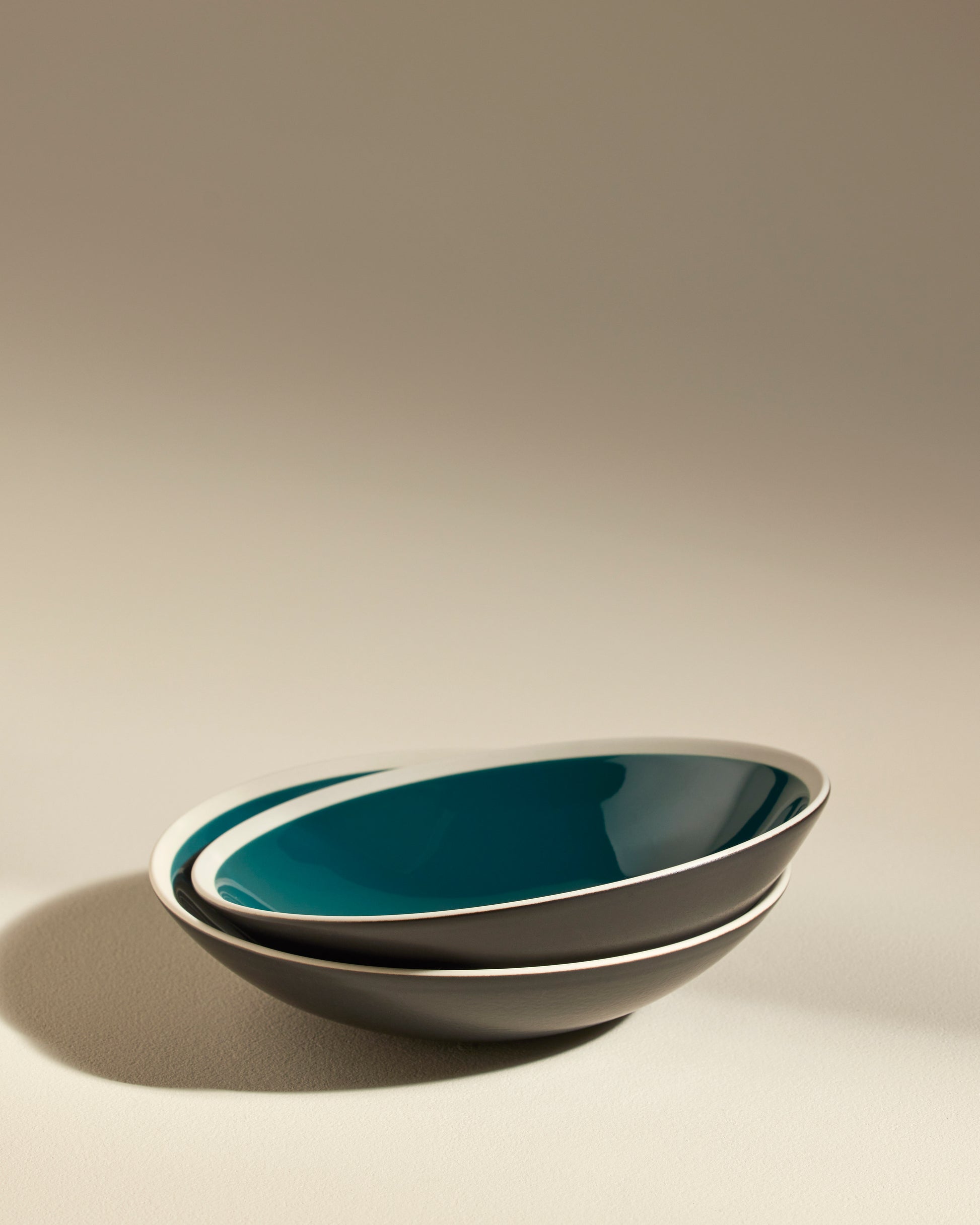 Assiette creuse Sicilia - Bleu Sarah design moderne Maison Sarah Lavoine Bleu Sarah Céramique   4