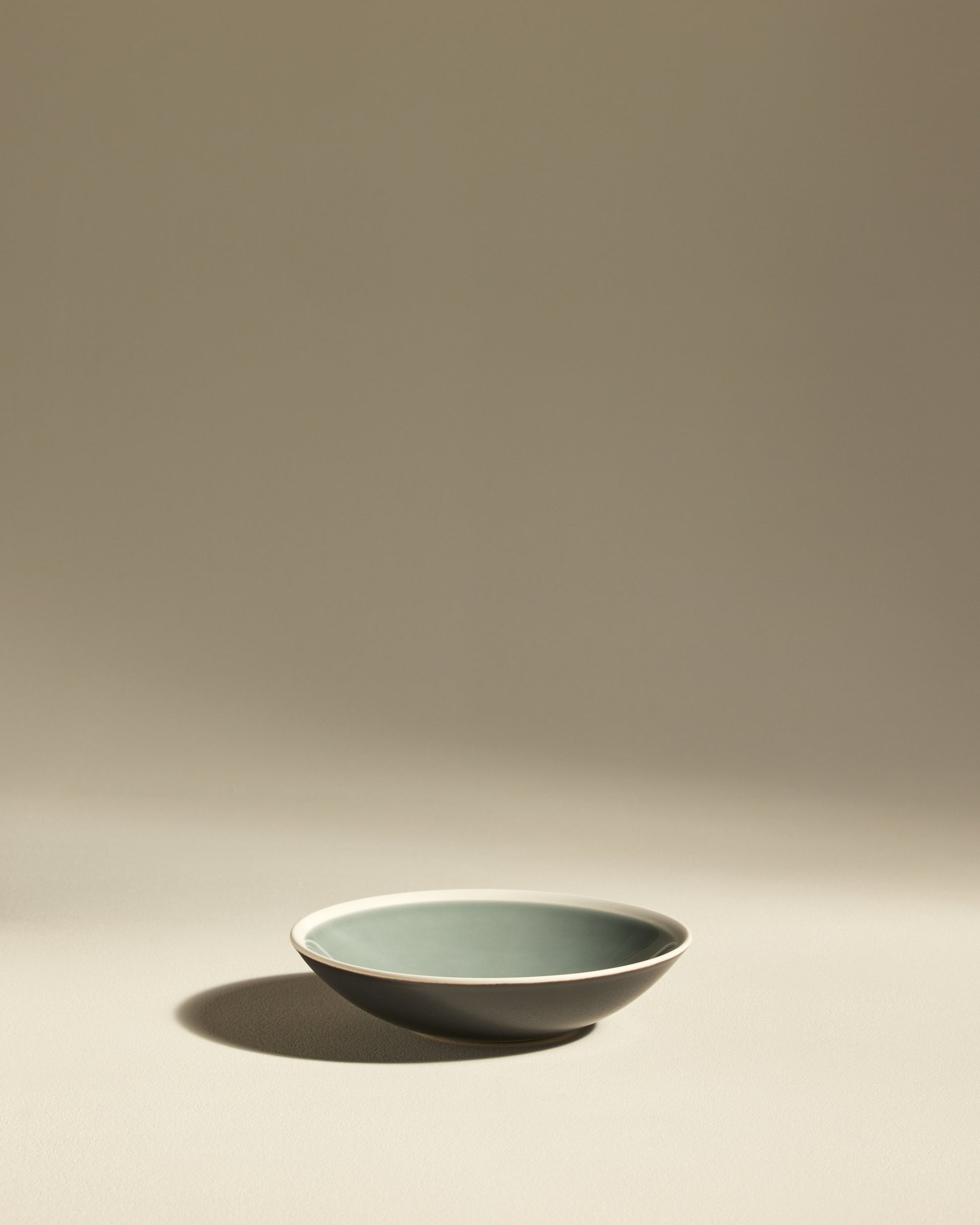 Assiette creuse Sicilia - Pousse de Tilleul design moderne Maison Sarah Lavoine Pousse de Tilleul Céramique   1