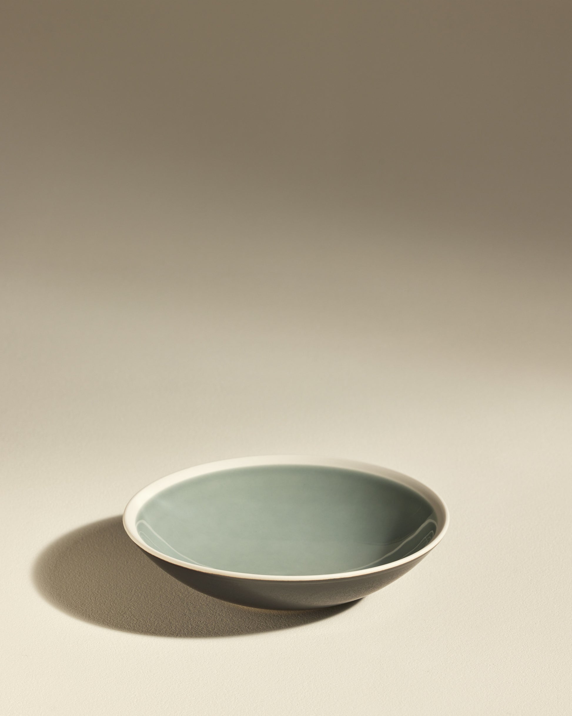 Assiette creuse Sicilia - Pousse de Tilleul design moderne Maison Sarah Lavoine Pousse de Tilleul Céramique   2