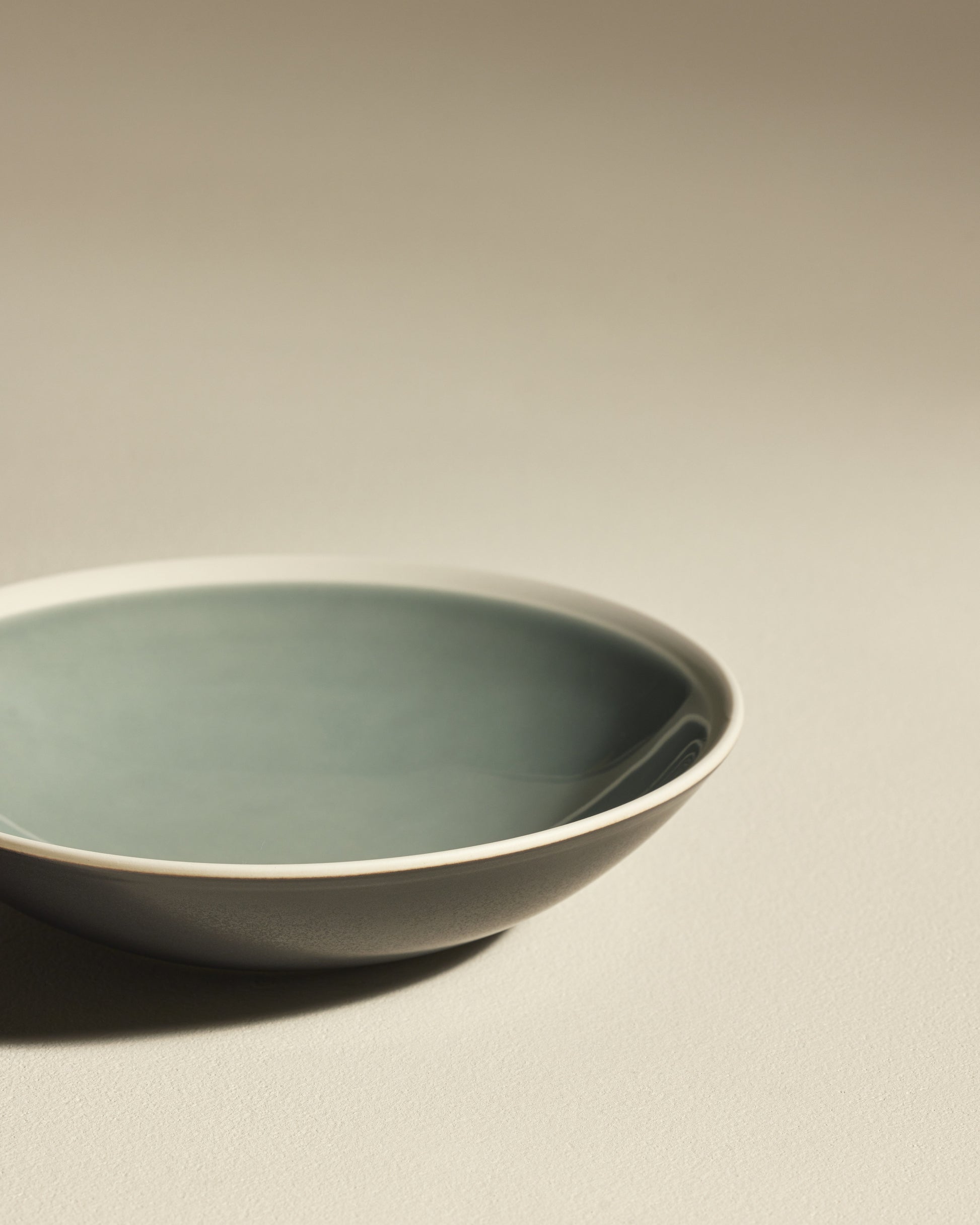 Assiette creuse Sicilia - Pousse de Tilleul design moderne Maison Sarah Lavoine Pousse de Tilleul Céramique   3