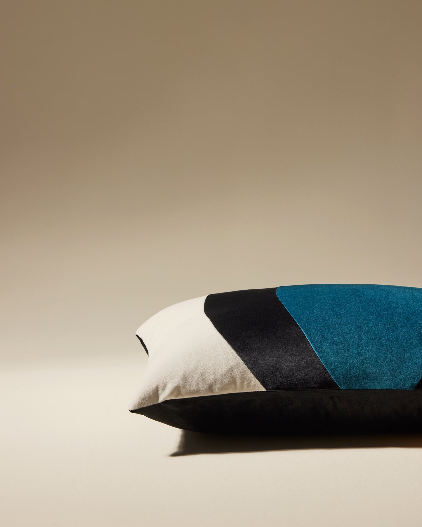 Moon cushion - Blue Sarah design Maison Sarah Lavoine Blue Sarah Velvet 55 cm 40 cm 3