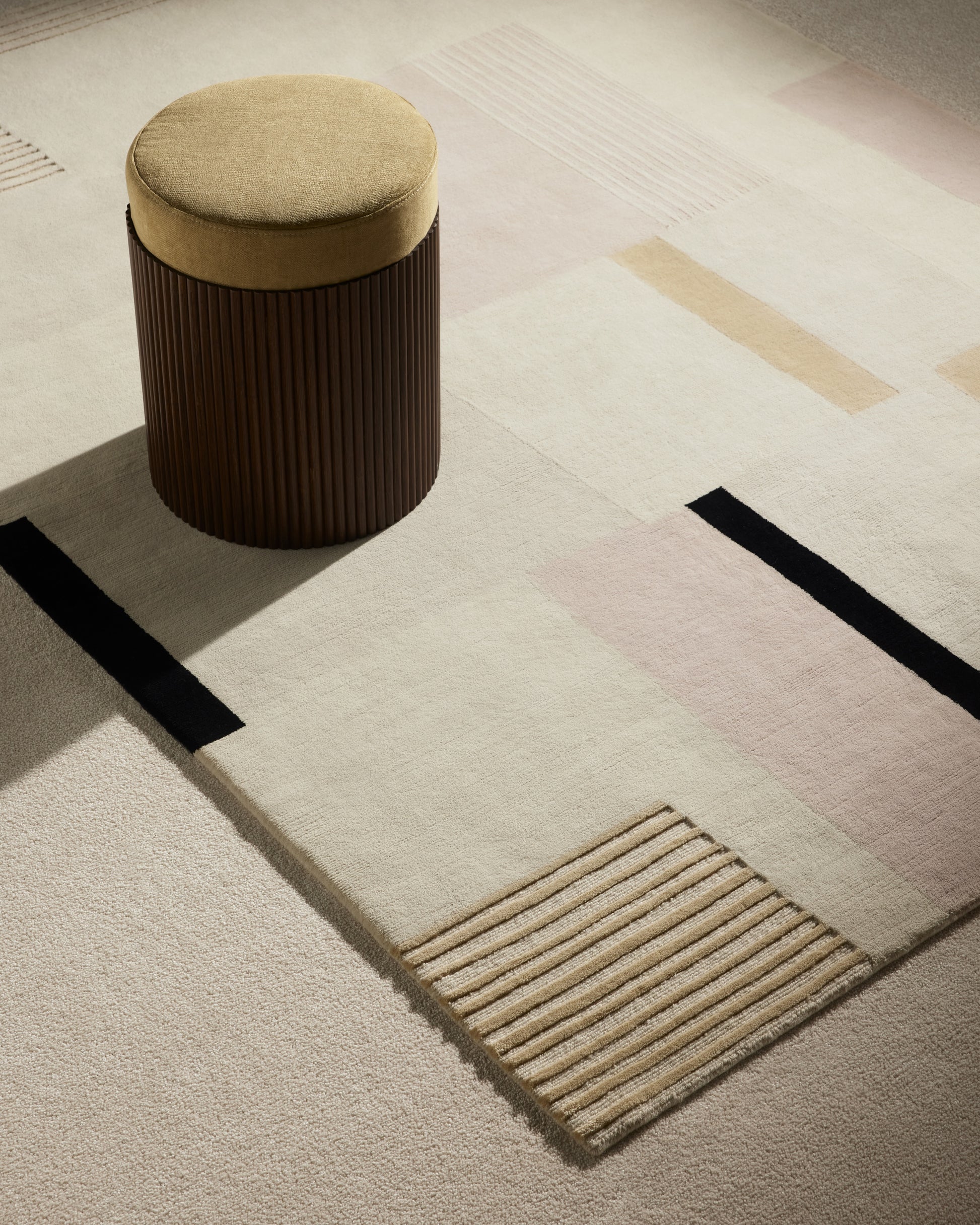 Tapis Boro - Rose Petal design Maison Sarah Lavoine Rose Pétal Laine Petit 170 cm | Moyen 200 cm | Grand 250 cm Petit 240 cm | Moyen 300 cm | Grand 350 cm 2