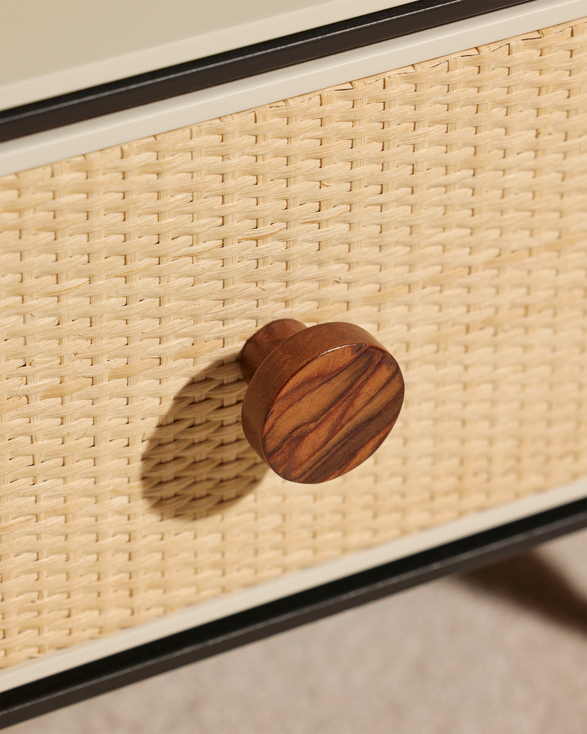 Table de chevet Essence - Noir design Maison Sarah Lavoine Noir Moelle de rotin 55 cm 55 cm 3