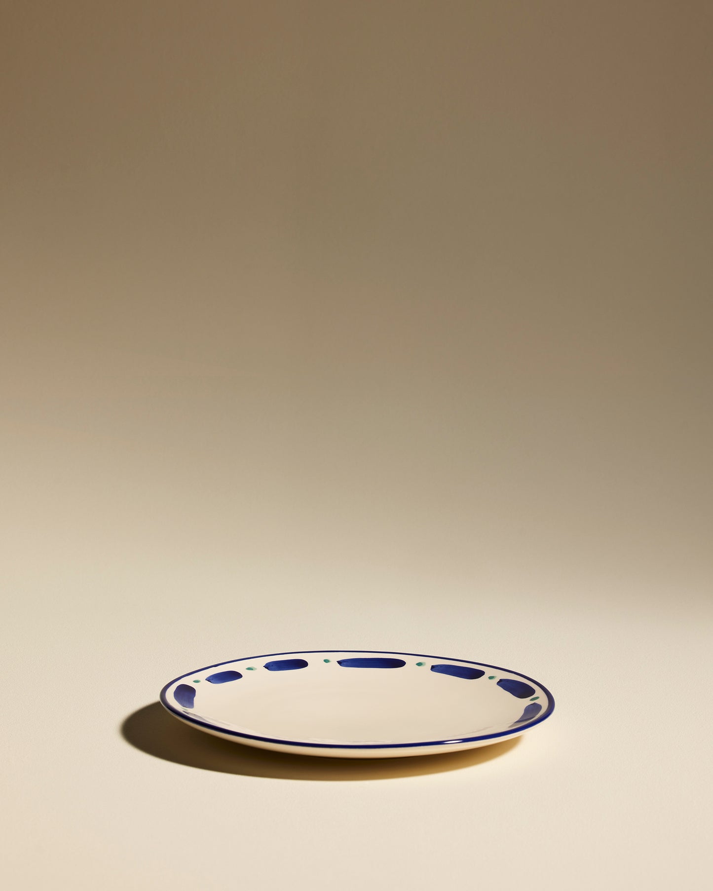 Assiette plate Aura - Outremer design Maison Sarah Lavoine Outremer Céramique    1