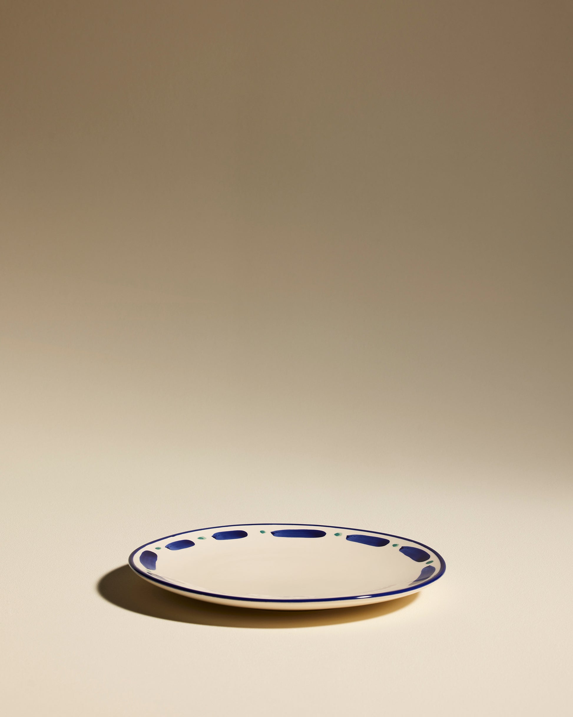 Assiette plate Aura - Outremer design Maison Sarah Lavoine Outremer Céramique    1