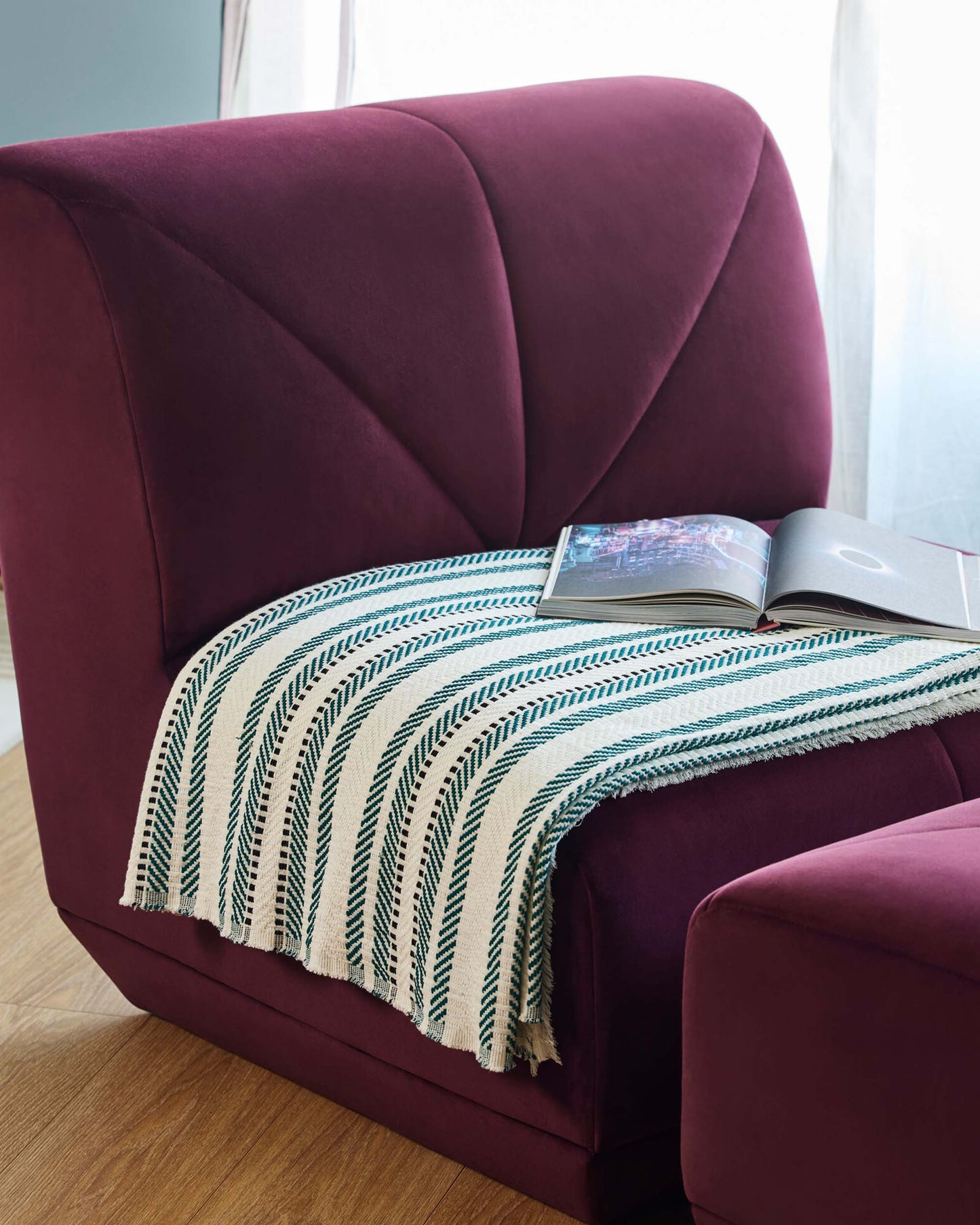 Chauffeuse Chill - Cassis design Maison Sarah Lavoine Cassis Velours 7