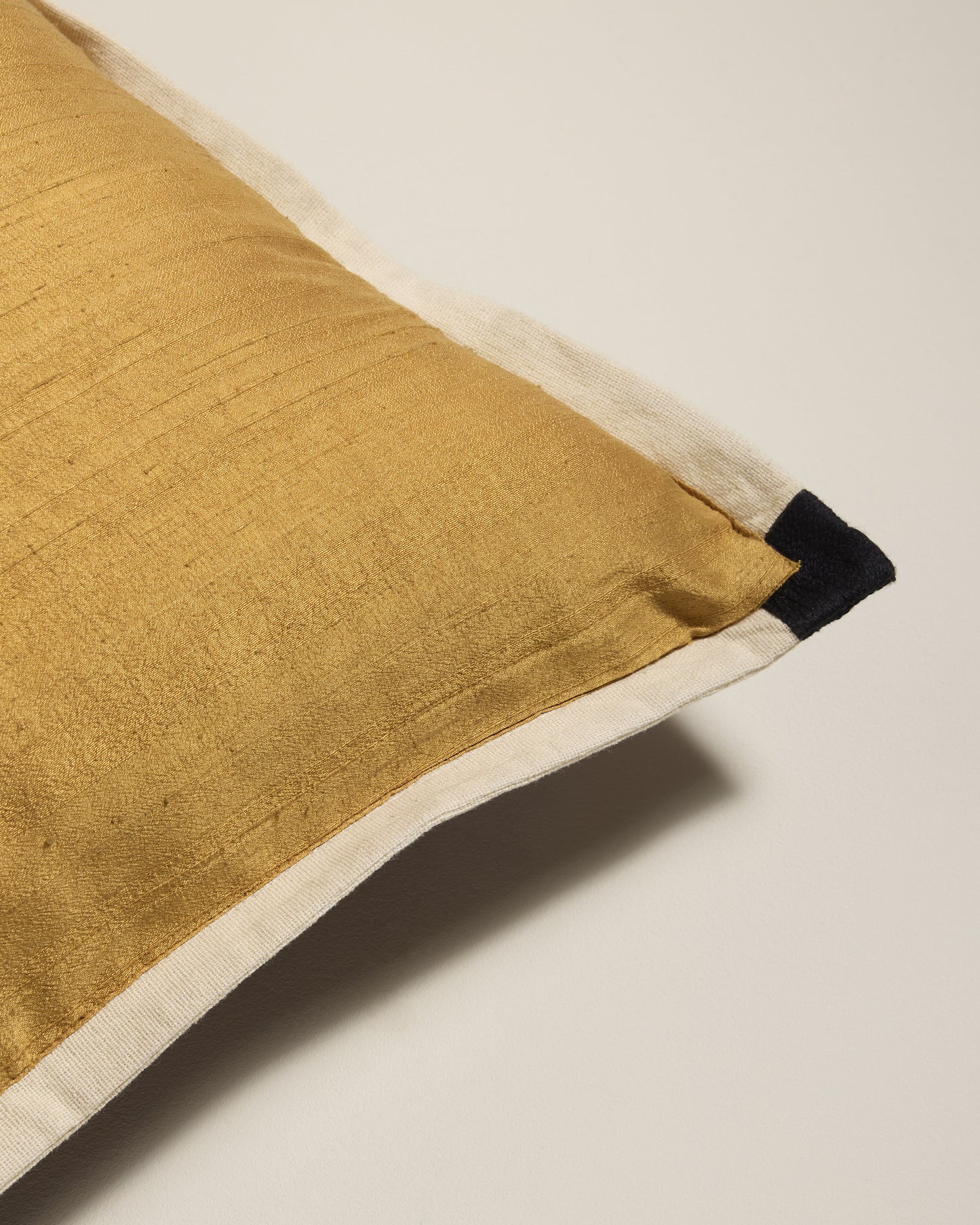 2-in-1 Sequence Cushion - Ochre/Carmine