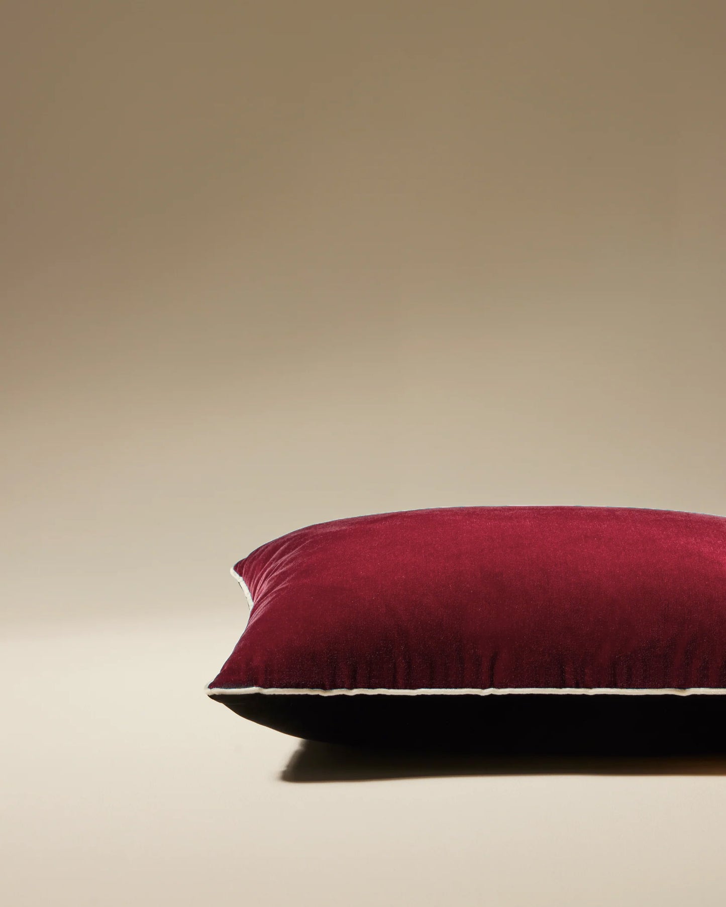 Double Game Cushion - Quesche