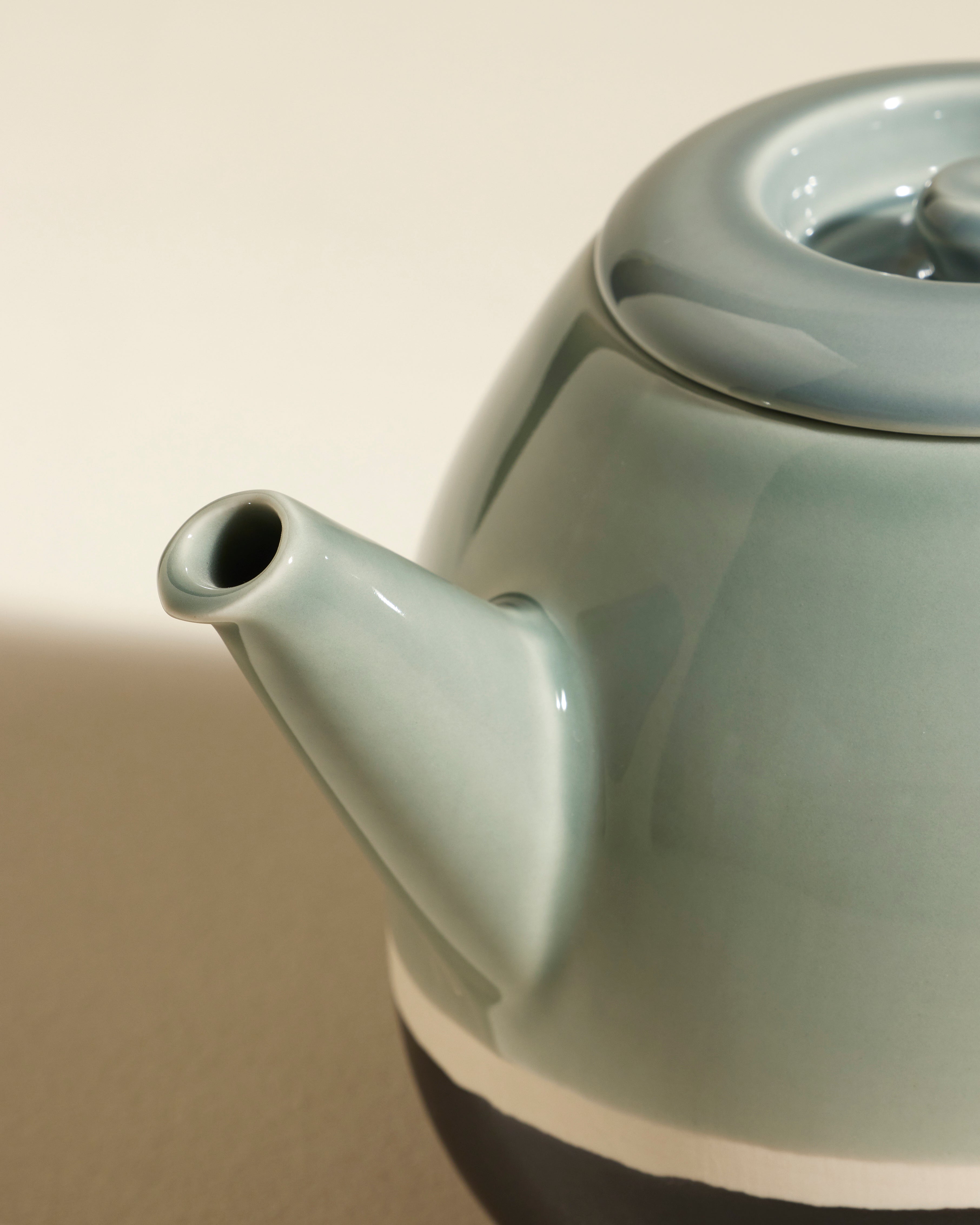 Sicilia Linden Sprout Teapot | Maison Sarah Lavoine