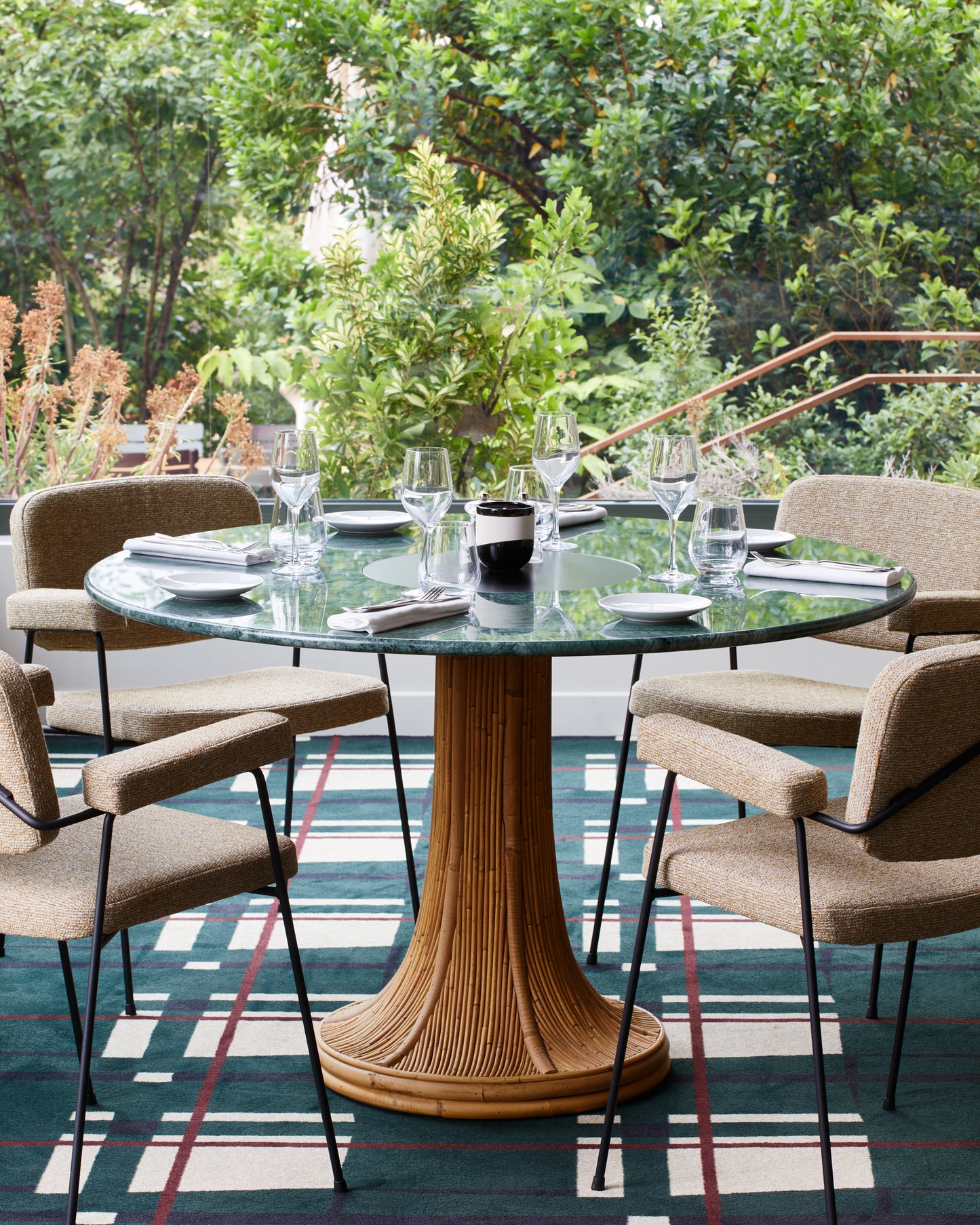 Riviera Table - Natural / White Marble